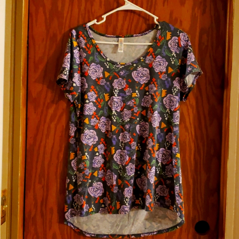 LuLaRoe short sleeve shirt size S